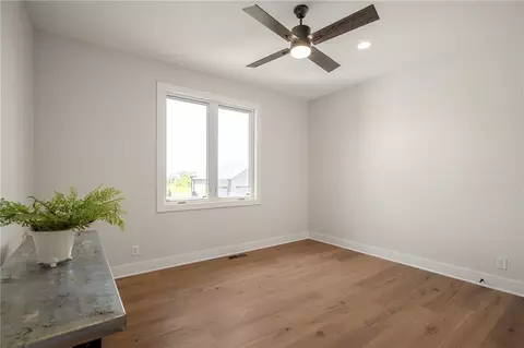 Bedroom - 520 Bentwater Dr, Raymore, MO 64083 photo 4 of 8