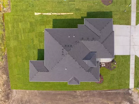 View/Area - 520 Bentwater Dr, Raymore, MO 64083 photo 4 of 6