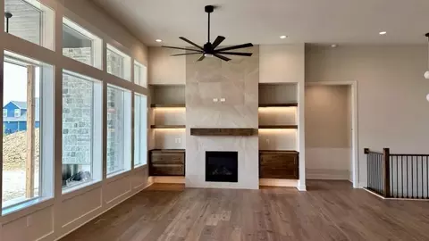 17408 Parkhill St, Overland Park, KS 66221