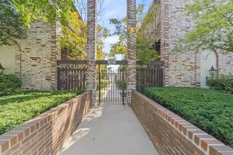 5015 Walnut St #A, Kansas City, MO 64112