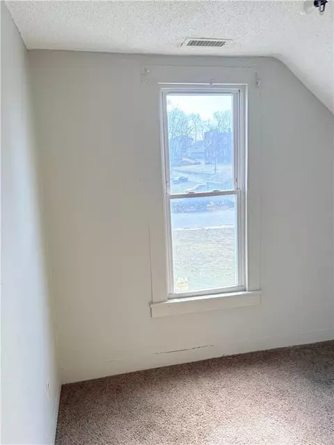 Bedroom - 433435 S 5th St, Atchison, KS 66002 photo 4 of 4