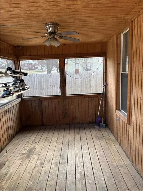 Exterior - 433435 S 5th St, Atchison, KS 66002 photo 2 of 2