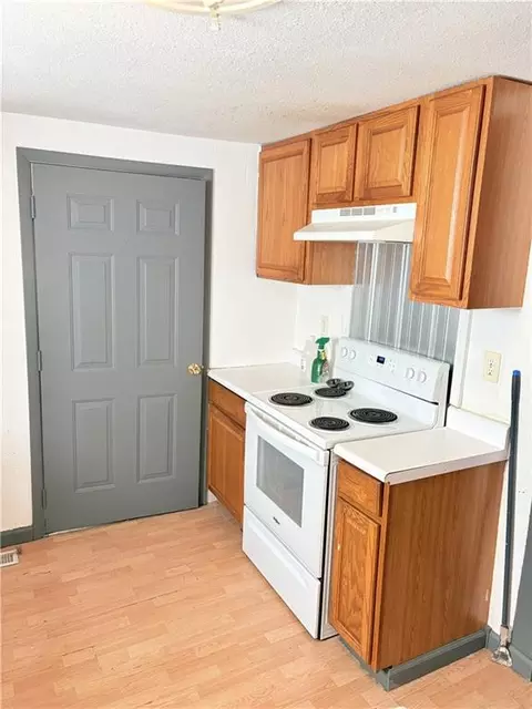 Kitchen - 433435 S 5th St, Atchison, KS 66002 photo 2 of 2