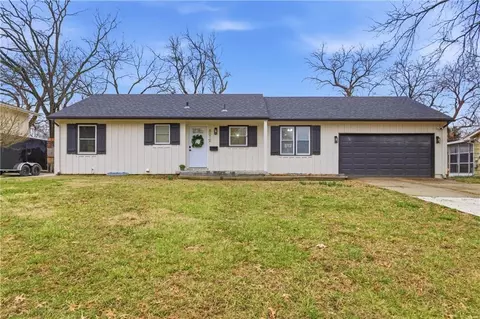 8012 Elm Ave, Raytown, MO 64138