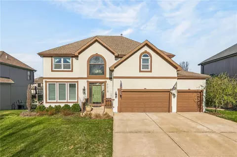 9218 N Virginia Ave, Kansas City, MO 64155