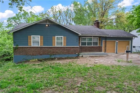 6874 Sni A Bar Rd, Kansas City, MO 64129
