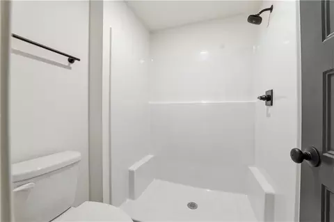 Bath - 11717 E 231st St, Peculiar, MO 64078 photo 5 of 5