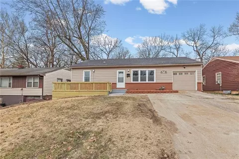 6716 Indiana Ave, Kansas City, MO 64132