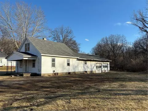 208 Harrington Ave, Saint Joseph, MO 64504