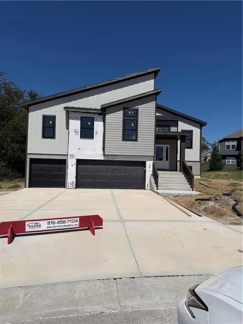 1202 NE 122nd St, Kansas City, MO 64165