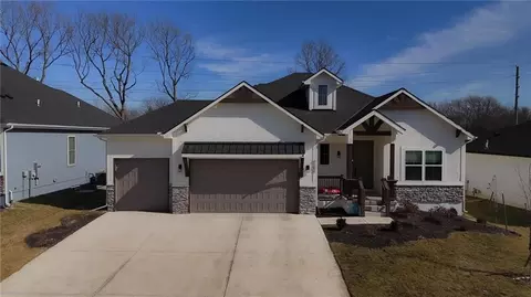 4204 Adams Dr, Blue Springs, MO 64014