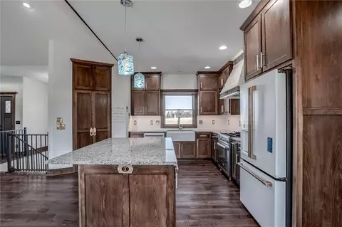 Kitchen - 537 E 550 Rd, Overbrook, KS 66524 photo 2 of 5