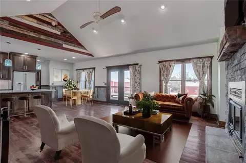 Living - 537 E 550 Rd, Overbrook, KS 66524 photo 1 of 6