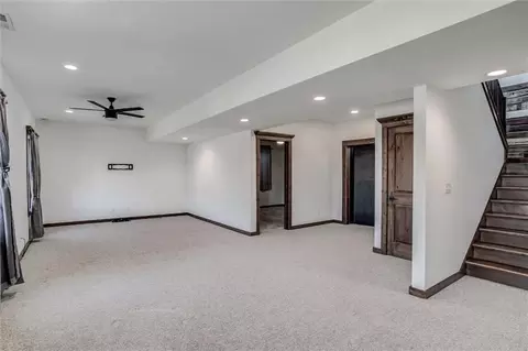 Living - 537 E 550 Rd, Overbrook, KS 66524 photo 4 of 6
