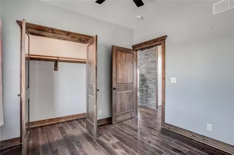 Bedroom - 537 E 550 Rd, Overbrook, KS 66524 photo 4 of 6
