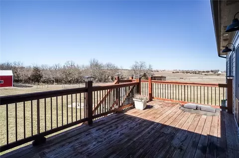 Exterior - 537 E 550 Rd, Overbrook, KS 66524 photo 4 of 8