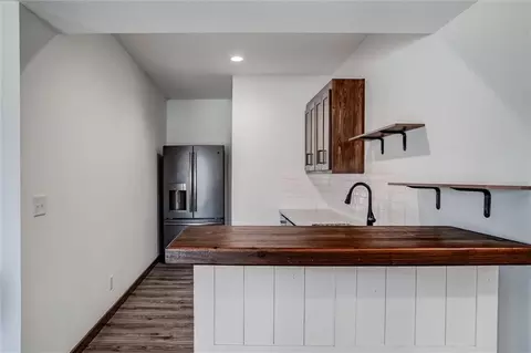 Kitchen - 537 E 550 Rd, Overbrook, KS 66524 photo 5 of 5