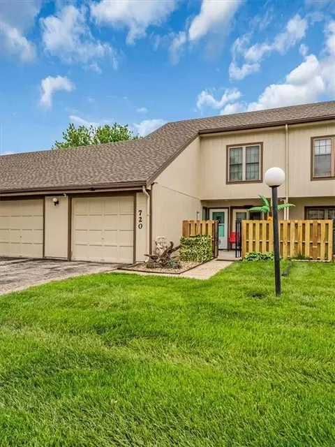 720 E 121st St, Kansas City, MO 64146