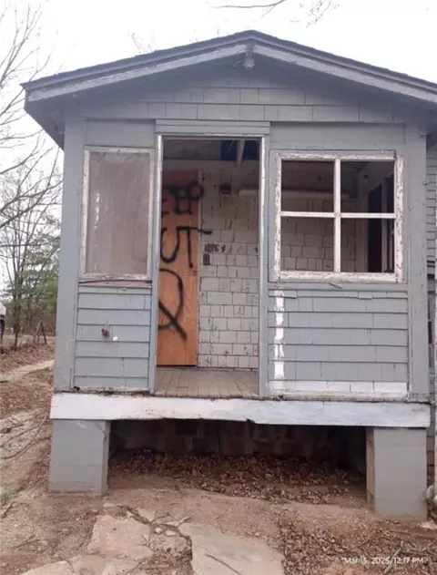 11204 Peery St, Independence, MO 64054