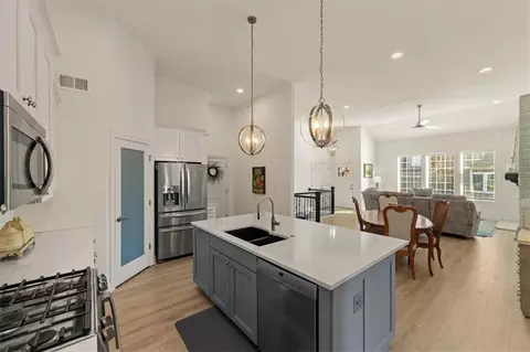 6520 Barth Rd, Shawnee, KS 66226