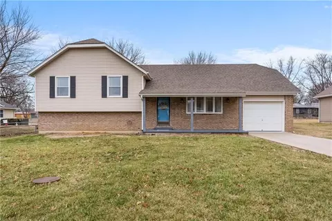307 E Hickory St, Drexel, MO 64742