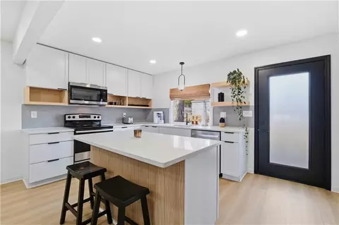 504 NW Holly Ln, Lees Summit, MO 64086