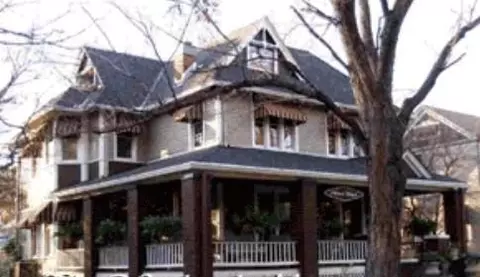 1263 SW Fillmore St, Topeka, KS 66604