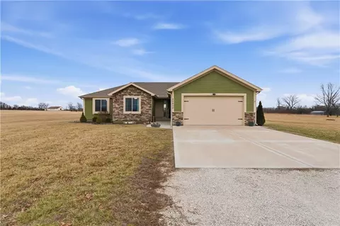 27805 S Walker Rd, Harrisonville, MO 64701