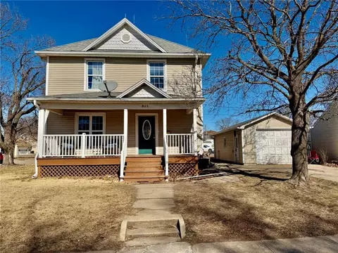 321 W 5th St, Maryville, MO 64468