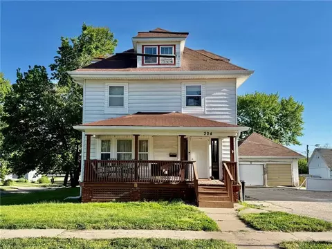 304 W 7th St, Maryville, MO 64468