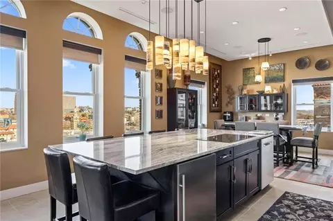 229 Ward Pkwy #1001B, Kansas City, MO 64112