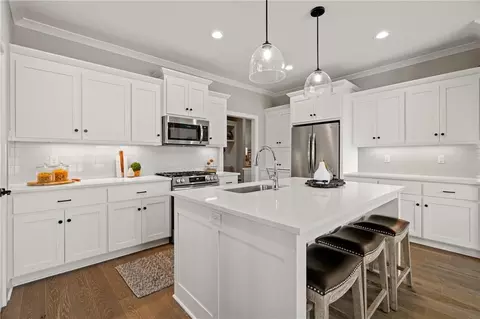 22216 W 82nd Ter, Lenexa, KS 66220