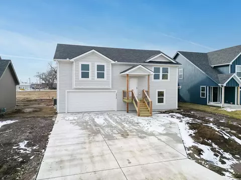 1003 2nd St, Perry, KS 66073