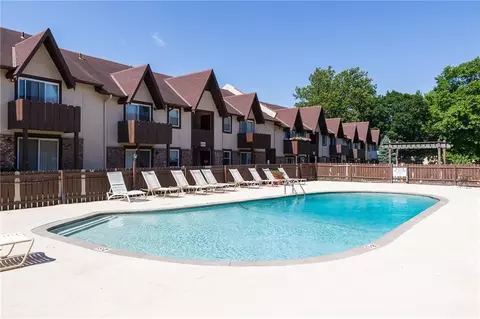 6206 Robinson St # 1, Overland Park, KS 66202