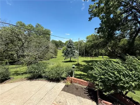 Exterior - 404 N 14th St, Atchison, KS 66002 photo 6 of 7