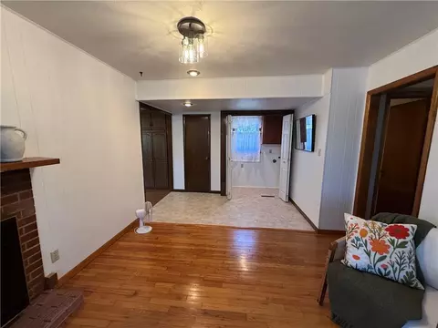 Living - 404 N 14th St, Atchison, KS 66002 photo 4 of 6
