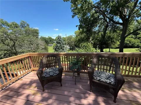 Exterior - 404 N 14th St, Atchison, KS 66002 photo 4 of 7
