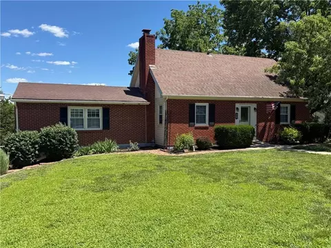 404 N 14th St, Atchison, KS 66002