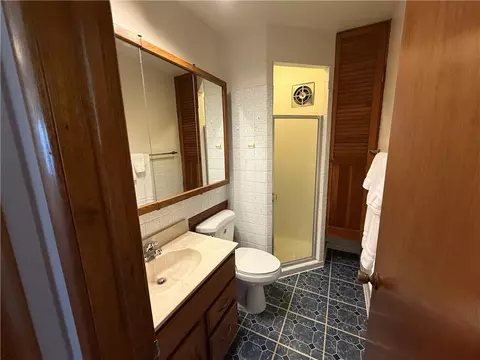 Bath - 404 N 14th St, Atchison, KS 66002 photo 1 of 2