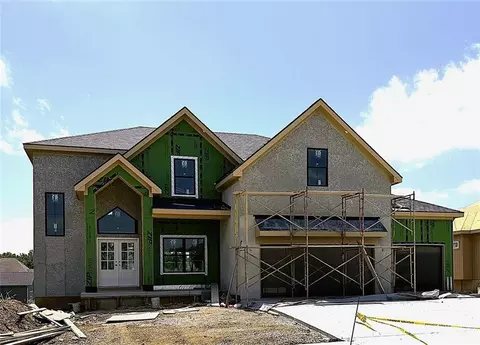 8740 N Lewis Ave, Kansas City, MO 64157