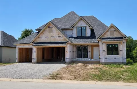8740 N Lewis Ave, Kansas City, MO 64157
