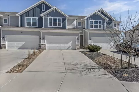 3705 SW Walsh Dr, Lees Summit, MO 64082