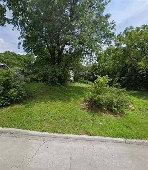4439 Agnes Ave, Kansas City, MO 64130