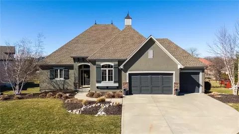 15516 Stearns St, Overland Park, KS 66221