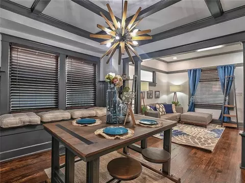 703 E 43rd St, Kansas City, MO 64110