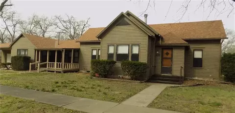 101 W Walnut St, Rich Hill, MO 64779