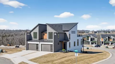 22502 W 93rd Ter, Lenexa, KS 66227