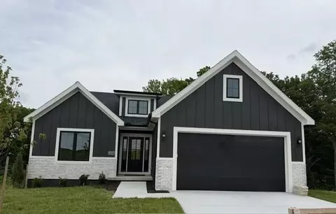 9727 N Montclair Ave, Kansas City, MO 64153