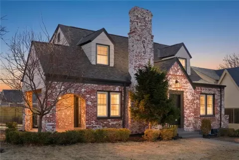 247 E 74th Ter, Kansas City, MO 64114