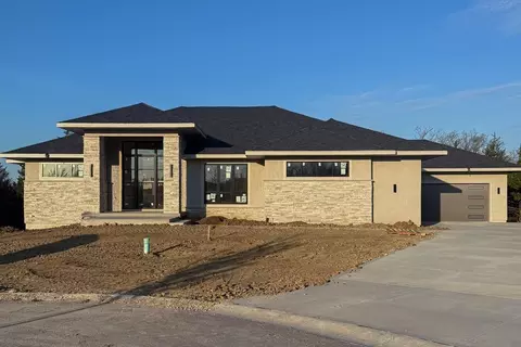 11560 S Wild Rose Ln, Olathe, KS 66061